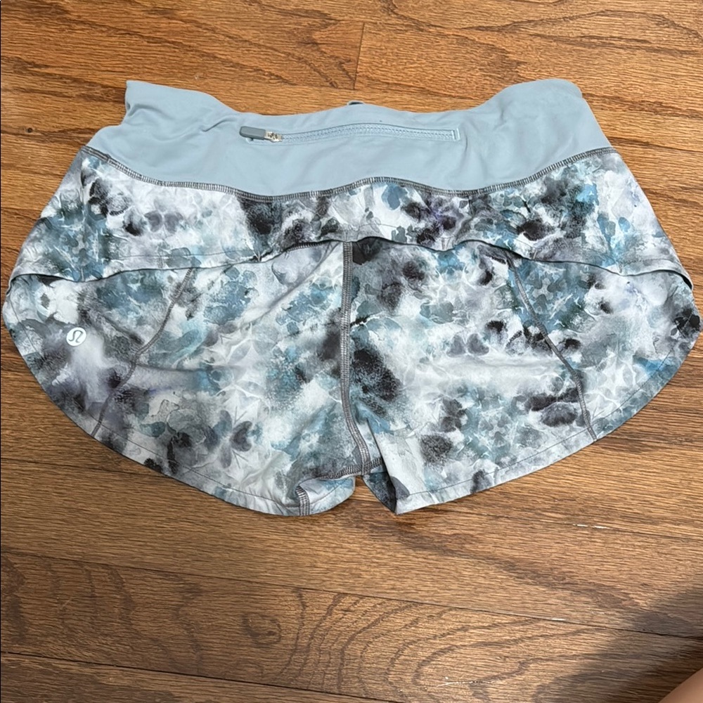 lululemon athletica Women's Gray and Blue Floral Shorts